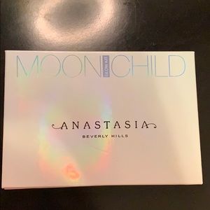 Moon Child Anastasia Beverly Hills Highlighter